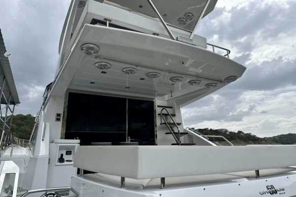 Cruisers Yachts 60 FLY Yacht For Sale