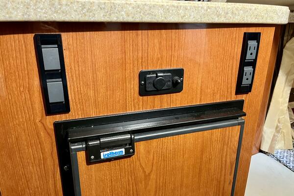 24ft Regal Yacht For Sale