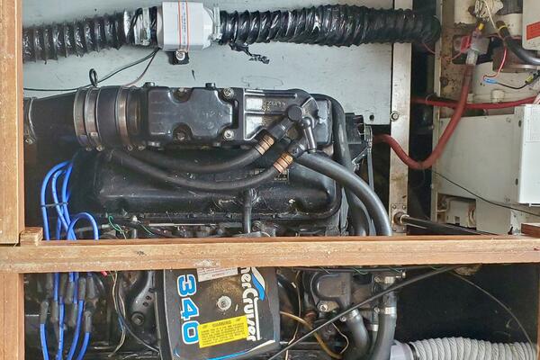 Liquid Asset 36ft Carver Yacht For Sale