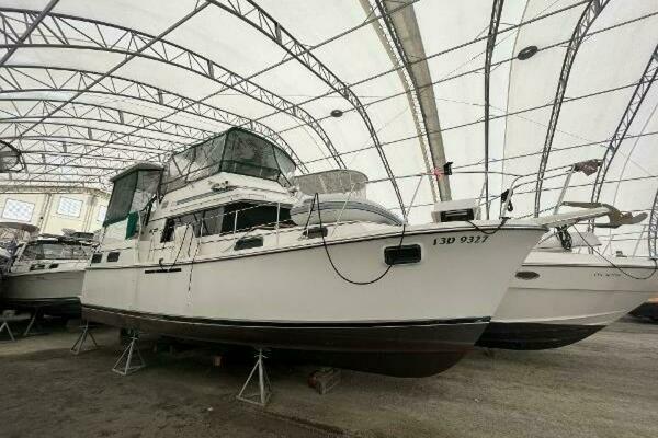 Liquid Asset 36ft Carver Yacht For Sale