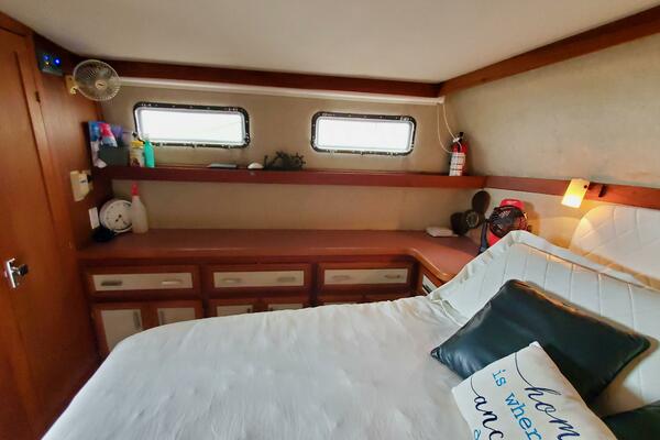 Liquid Asset 36ft Carver Yacht For Sale