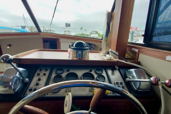 Liquid Asset 36ft Carver Yacht For Sale