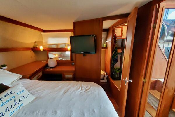 Liquid Asset 36ft Carver Yacht For Sale