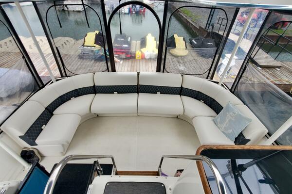 Liquid Asset 36ft Carver Yacht For Sale