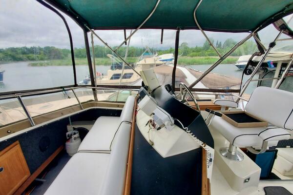 Liquid Asset 36ft Carver Yacht For Sale