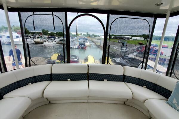 Liquid Asset 36ft Carver Yacht For Sale