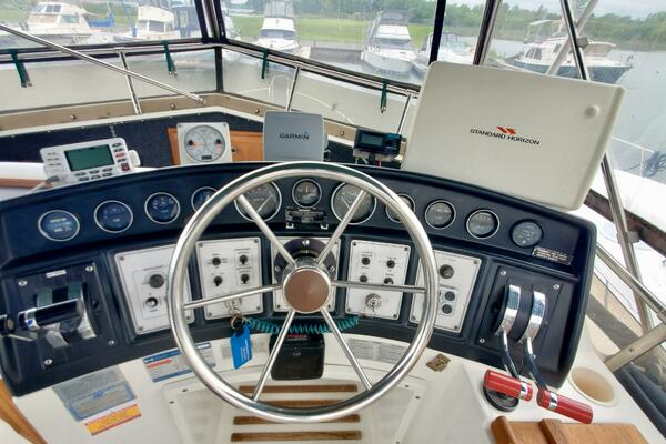 Liquid Asset 36ft Carver Yacht For Sale