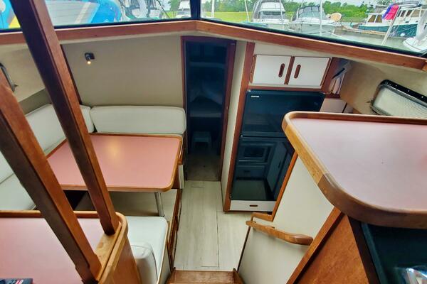 Liquid Asset 36ft Carver Yacht For Sale