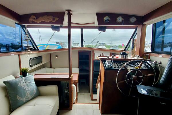 Liquid Asset 36ft Carver Yacht For Sale