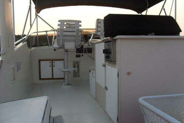 Hatteras Flybridge Yacht For Sale