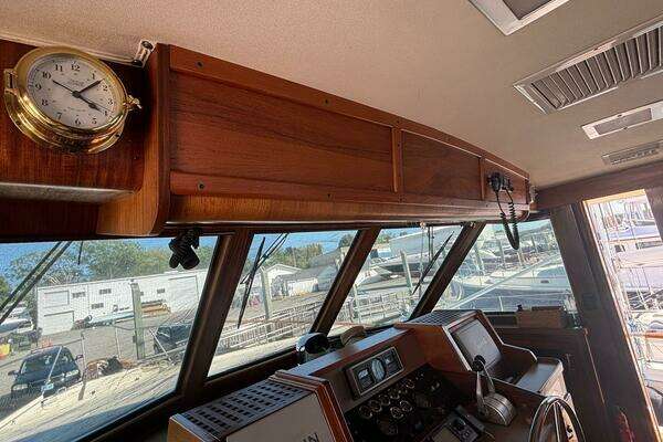 Hatteras Flybridge Yacht For Sale