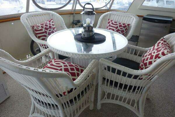 Hatteras Flybridge Yacht For Sale
