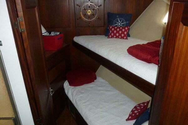 Hatteras Flybridge Yacht For Sale