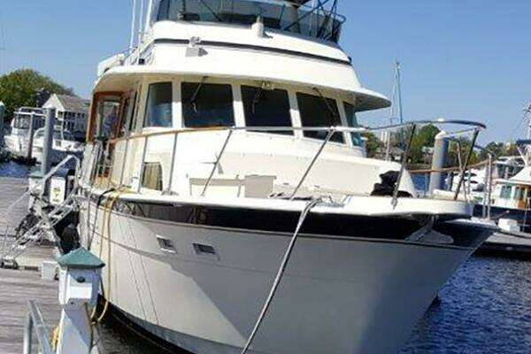 Hatteras Flybridge Yacht For Sale