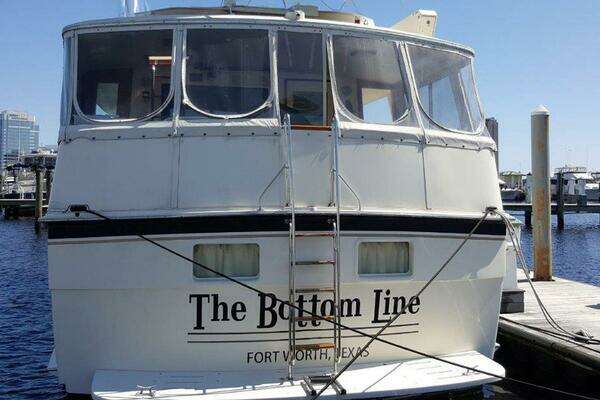 Hatteras Flybridge Yacht For Sale
