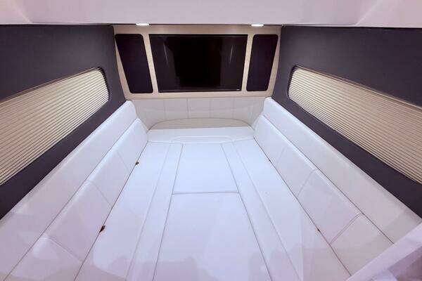 Carver 43 Motor Yacht Yacht For Sale