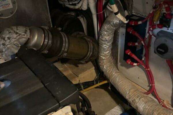 Carver 43 Motor Yacht Yacht For Sale