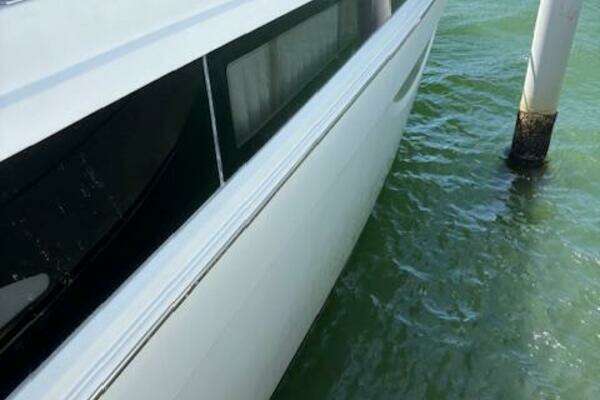 Carver 43 Motor Yacht Yacht For Sale