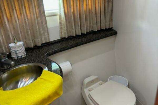 Carver 43 Motor Yacht Yacht For Sale