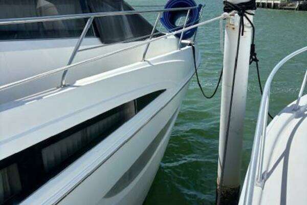 Carver 43 Motor Yacht Yacht For Sale