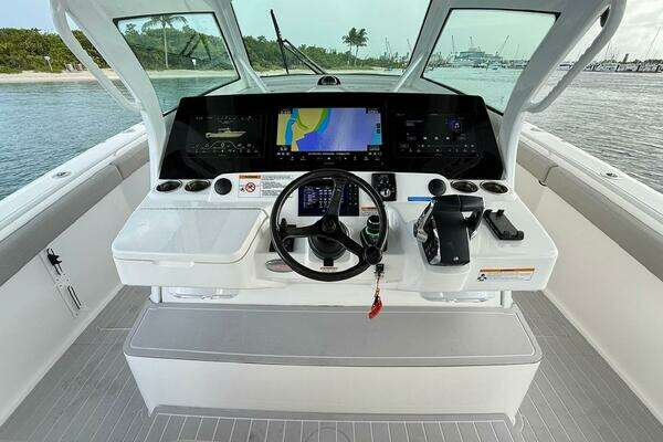 Carver 43 Motor Yacht Yacht For Sale