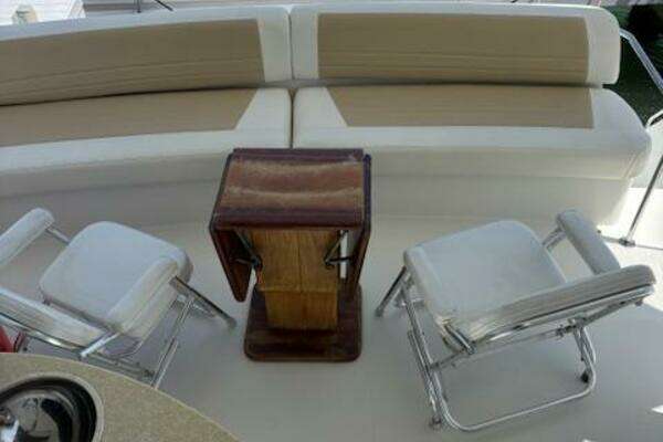 Carver 43 Motor Yacht Yacht For Sale