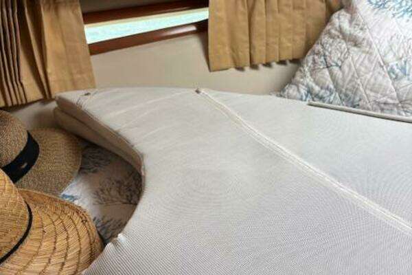 Carver 43 Motor Yacht Yacht For Sale