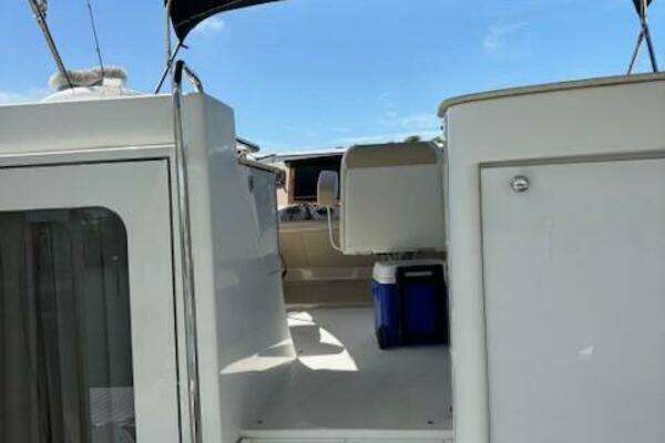 Carver 43 Motor Yacht Yacht For Sale