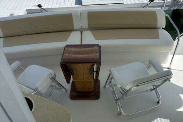 Carver 43 Motor Yacht Yacht For Sale