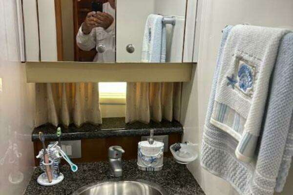 Carver 43 Motor Yacht Yacht For Sale