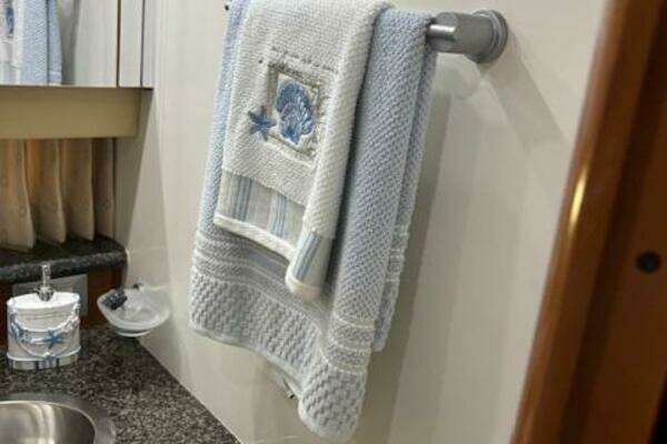 Carver 43 Motor Yacht Yacht For Sale