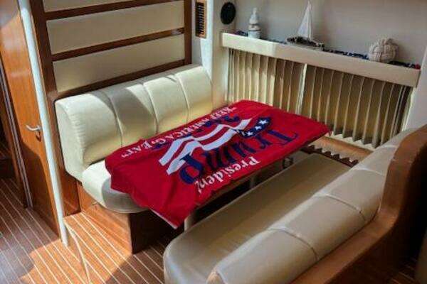 Carver 43 Motor Yacht Yacht For Sale