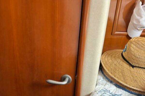 Carver 43 Motor Yacht Yacht For Sale