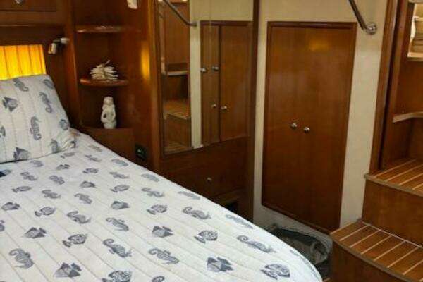 Carver 43 Motor Yacht Yacht For Sale