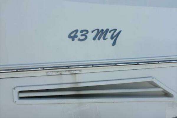 Carver 43 Motor Yacht Yacht For Sale