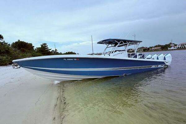 Nor-Tech 390 Sport Center Console Yacht For Sale