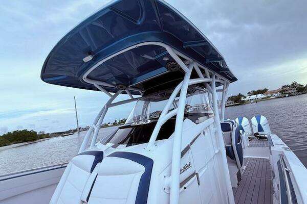 Nor-Tech 390 Sport Center Console Yacht For Sale
