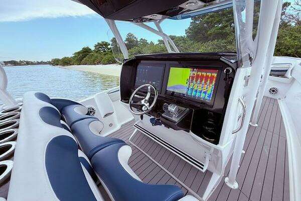 Nor-Tech 390 Sport Center Console Yacht For Sale