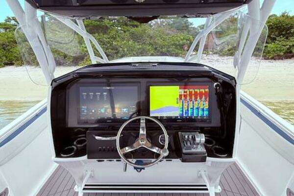 Nor-Tech 390 Sport Center Console Yacht For Sale