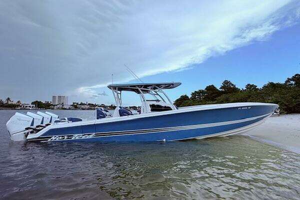 Nor-Tech 390 Sport Center Console Yacht For Sale