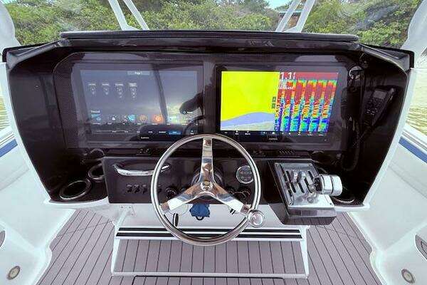 Nor-Tech 390 Sport Center Console Yacht For Sale