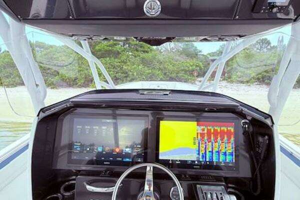 Nor-Tech 390 Sport Center Console Yacht For Sale
