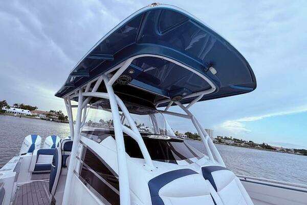 Nor-Tech 390 Sport Center Console Yacht For Sale