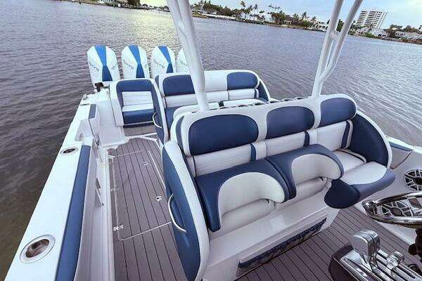 Nor-Tech 390 Sport Center Console Yacht For Sale