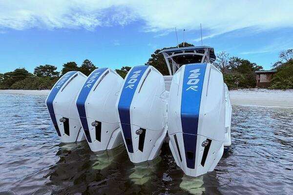 Nor-Tech 390 Sport Center Console Yacht For Sale