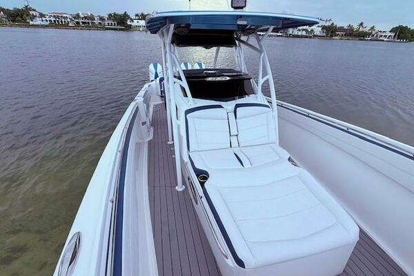 Nor-Tech 390 Sport Center Console Yacht For Sale