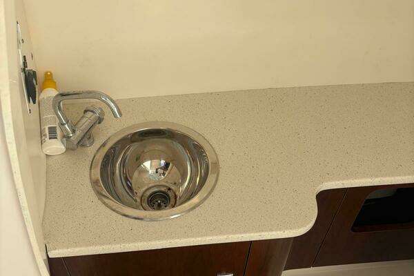 Photo of the 2021 Robalo R247 Dual Console