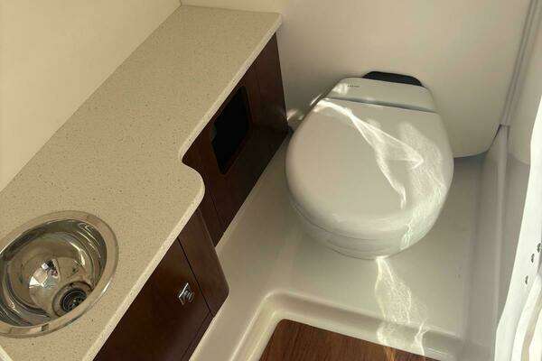 Photo of the 2021 Robalo R247 Dual Console