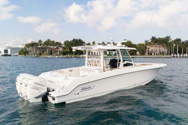 2020 Boston Whaler 38