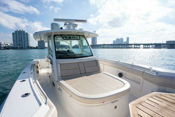 Boston Whaler 380 Outrage Center Console Yacht For Sale